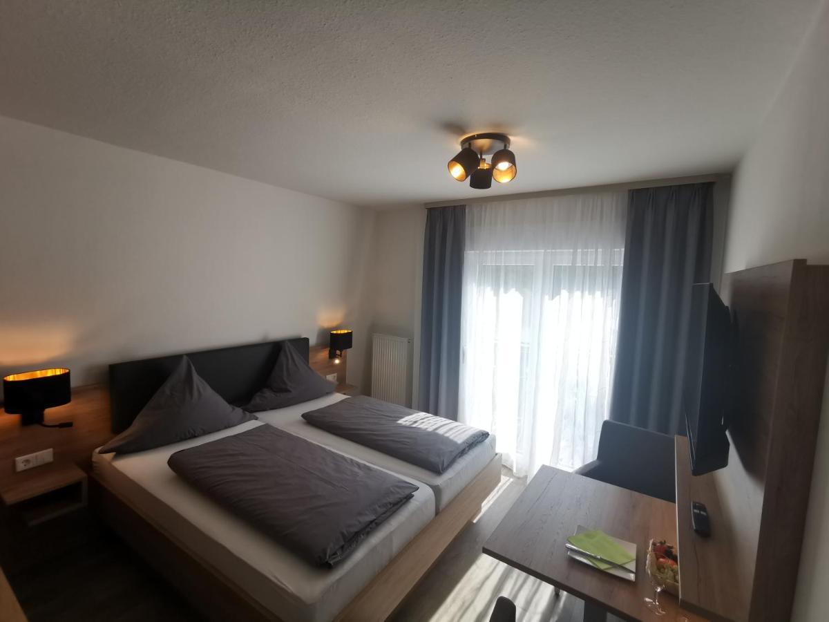 Hotel Gruener Baum Mit Restaurant & Wellness Oberzent Eksteriør billede