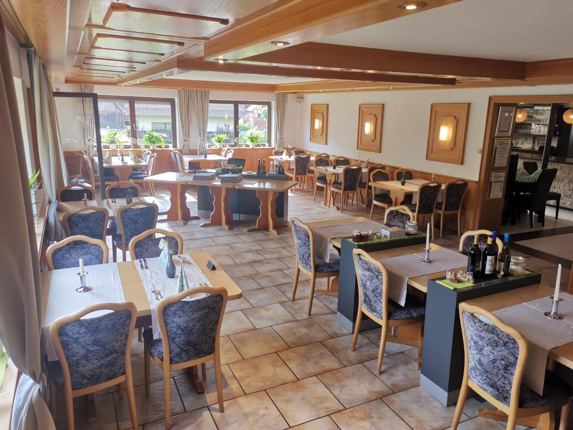 Hotel Gruener Baum Mit Restaurant & Wellness Oberzent Eksteriør billede