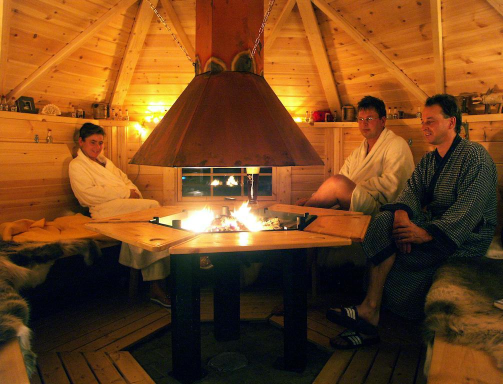 Hotel Gruener Baum Mit Restaurant & Wellness Oberzent Eksteriør billede