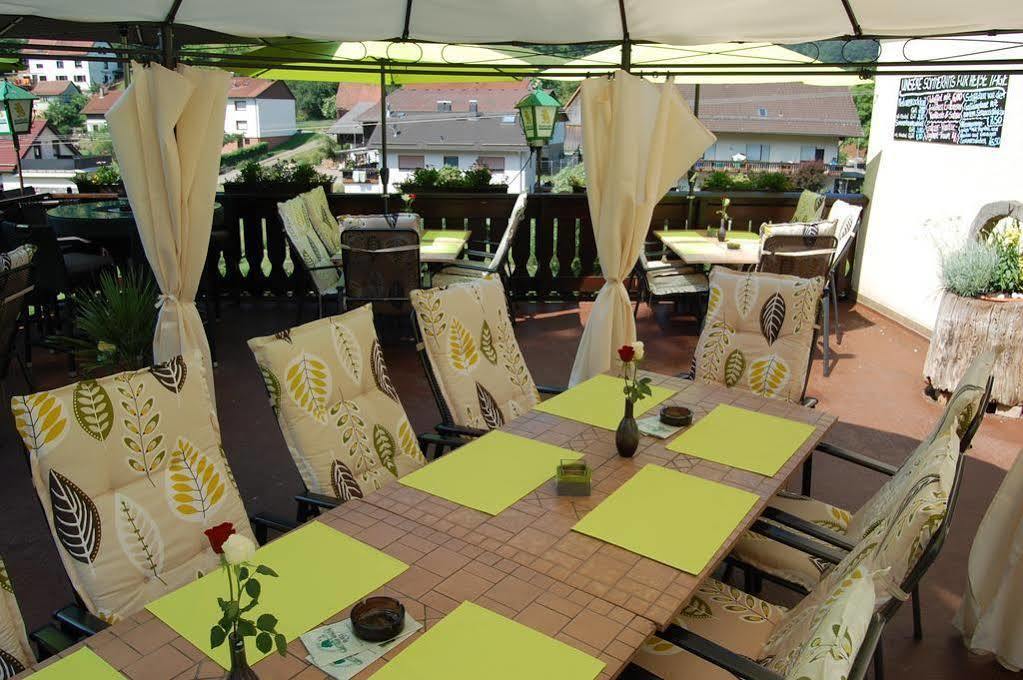 Hotel Gruener Baum Mit Restaurant & Wellness Oberzent Eksteriør billede