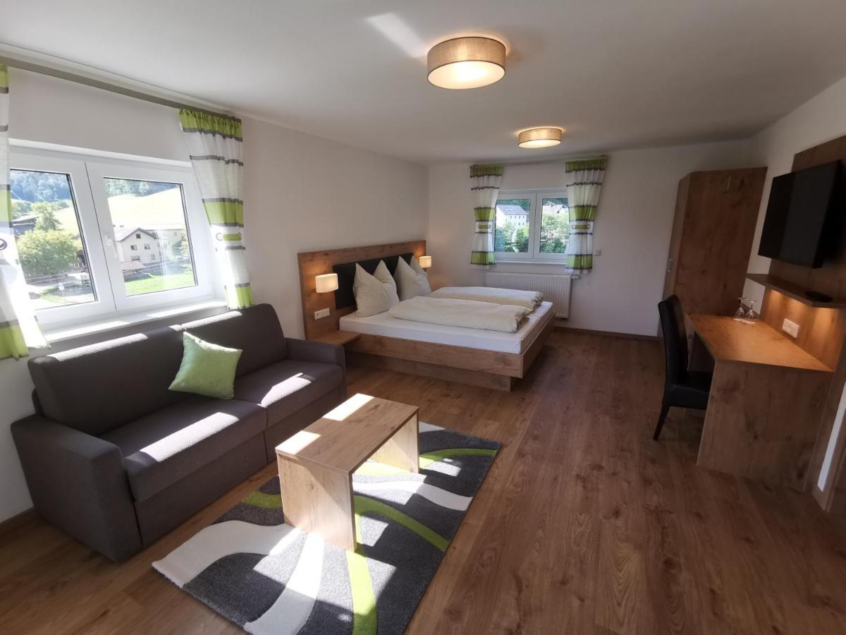 Hotel Gruener Baum Mit Restaurant & Wellness Oberzent Eksteriør billede
